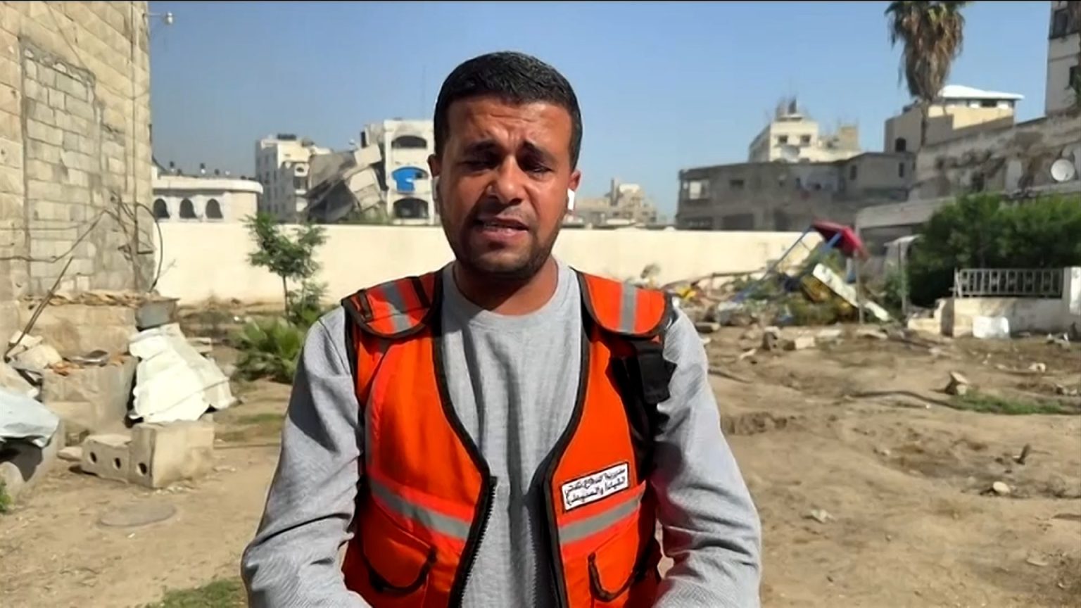 الدفاع المدني بغزة: بدء انتشال جثامين الشهداء ونعمل بحفار واحد