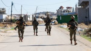 عمليات عسكرية واسعة بالضفة واتهامات للاحتلال بتنفيذ إعدامات ميدانية