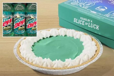 ترعب فطيرة Mountain Dew Baja Blast Pie الجديدة من Taco Bell العملاء