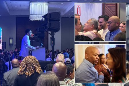 زهران ممداني يتحدث مع قادة الديمقراطيين في نيويورك الذين سيكونون المفتاح لتمرير خططه الاشتراكية لفرض ضريبة على الأغنياء