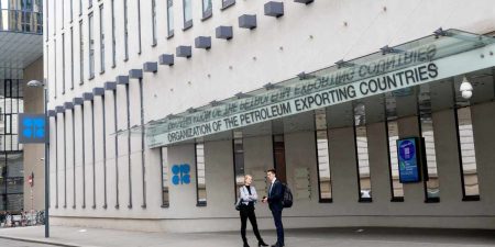 أوبك تتبنى “نهجاً حذراً” تجاه إنتاج النفط