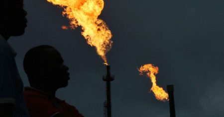 وسط تهدايدت ترمب.. تعرف إلى اقتصاد نيجيريا عبر 5 رسوم بيانية