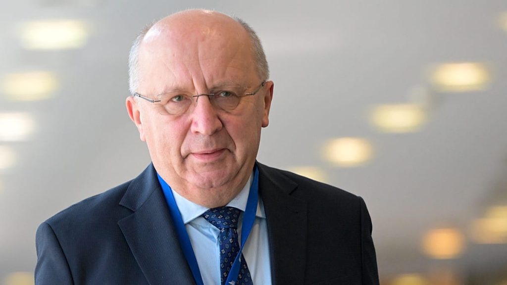 أكد مفوض الدفاع كوبيليوس ضرورة وضع أوروبا “خطة خاصة بها” لإنهاء الحرب في أوكرانيا.