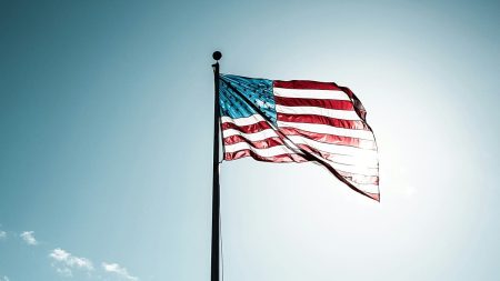 قد يُطلب من المسافرين إلى الولايات المتحدة قريباً نشر سجلاتهم على وسائل التواصل الاجتماعي.