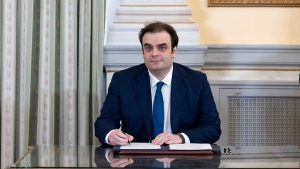 وزير المالية اليوناني كيرياكوس بييراكاكيس ينتخب رئيساً لمجموعة اليورو (Eurogroup).