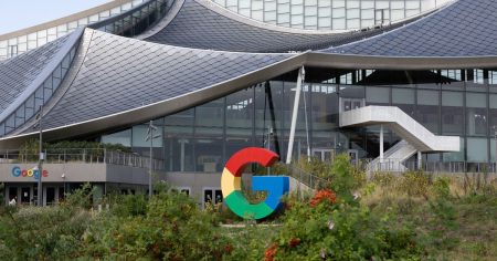 القضاء يلزم “جوجل” بتقليص عقودها إلى عام واحد لتعزيز التنافسية