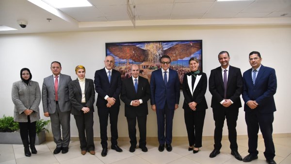 الصحة تبحث استخدام تكنولوجيا البيولوجيا الجزيئية الرقمية لمراقبة مياه الشرب