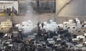 التحالف يدمر أسلحة إماراتية مهربة بالمكلا في ضربة نوعية