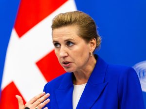 تعويض 4500 امرأة من جرينلاند زُرعت لوالب لهن دون موافقتهن