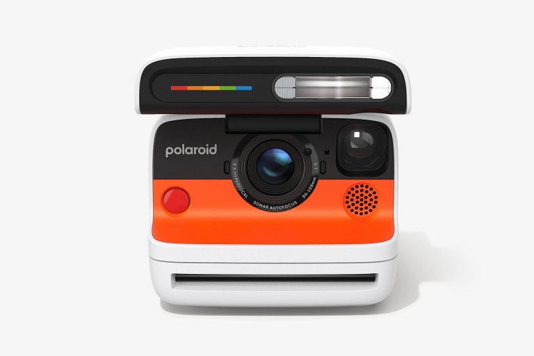 سحر التصوير الفوري.. دليلك لاختيار أفضل كاميرا فورية