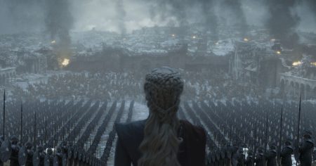 شراء شركة وارنر بروز يمنح نتفليكس الهوية التي تحتاجها.