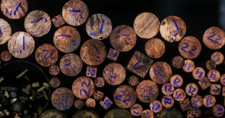 سعر النحاس يبلغ قمة جديدة بدعم من تحفيز الصين ومخزونات أميركا