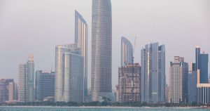 أبوظبي ترسم خريطة استثمارات عالمية تتجاوز تريليوني دولار