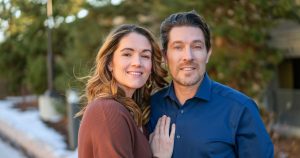 غاريك (Garrick) من برنامج “سيكينغ سيستر وايف” (Seeking Sister Wife) يطلب زوجة ثالثة ويبلغ زوجته الأولى دانييل (Dannielle) بالزواج من امرأة بالتزامن مع اعتقاله.