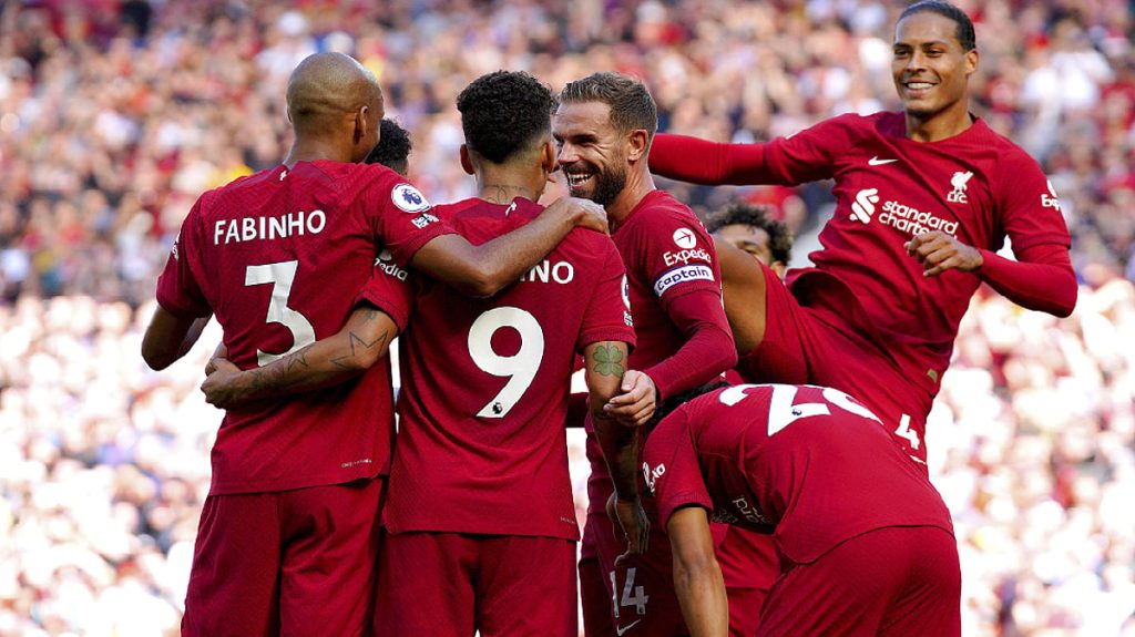 ليدز يونايتد وليفربول يتعادلان بثلاثية في الدوري الإنجليزي