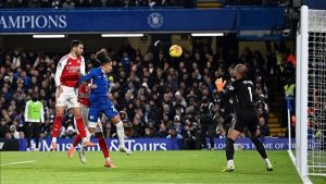 تعادل مثير في ديربي لندن بين أرسنال وتشيلسي رغم النقص العددي للبلوز