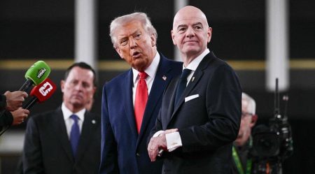 في نسختها الأولى.. ترامب يحصل على جائزة «الفيفا» للسلام