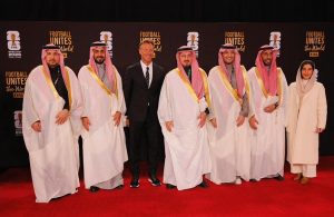 الوفد السعودي على السجادة الحمراء قبيل انطلاق مراسم سحب قرعة كأس العالم 2026
