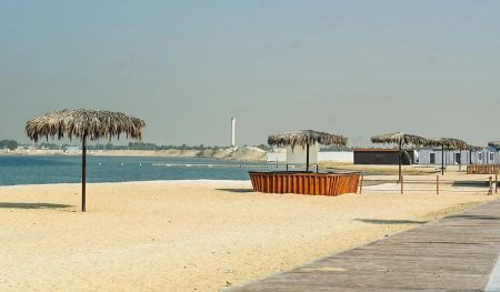 شاطئ المرجان بالظهران.. تجربة ترفيهية متكاملة