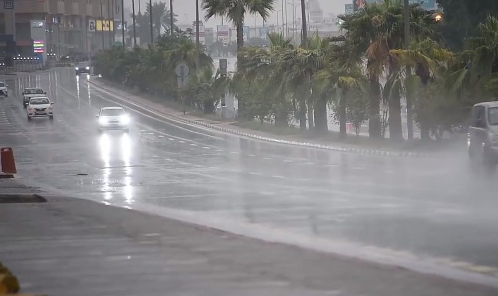 مكة المكرمة الأعلى.. «البيئة» ترصد هطول الأمطار في 9 مناطق