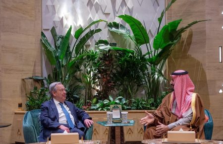 ولي العهد يلتقي الأمين العام للأمم المتحدة