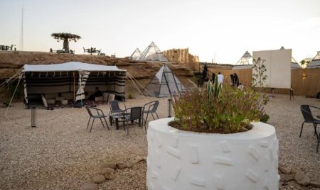 الجلسات الشتوية في الجوف تتحول إلى ملتقى للسمر والاستجمام