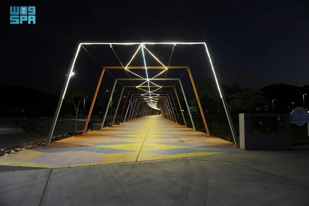 ممشى الورود بنجران.. وجهة حضرية تجذب السكان والزوار