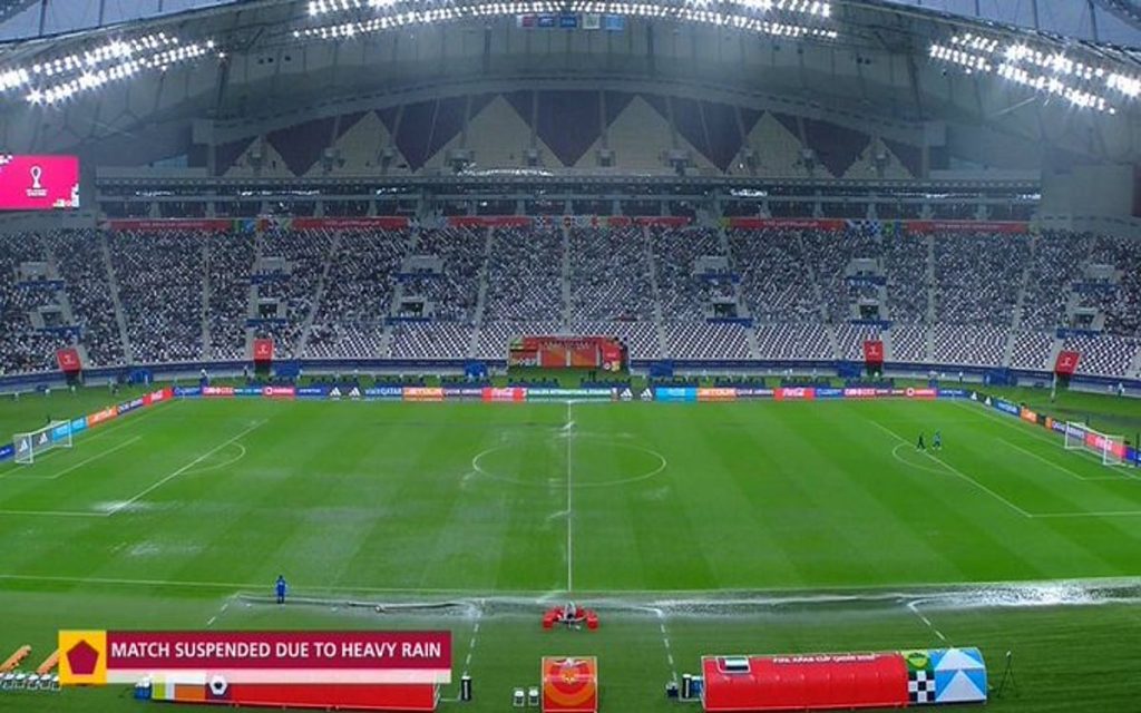 إلغاء مباراة السعودية والإمارات خوفًا على سلامة اللاعبين بسبب البرق والرعد