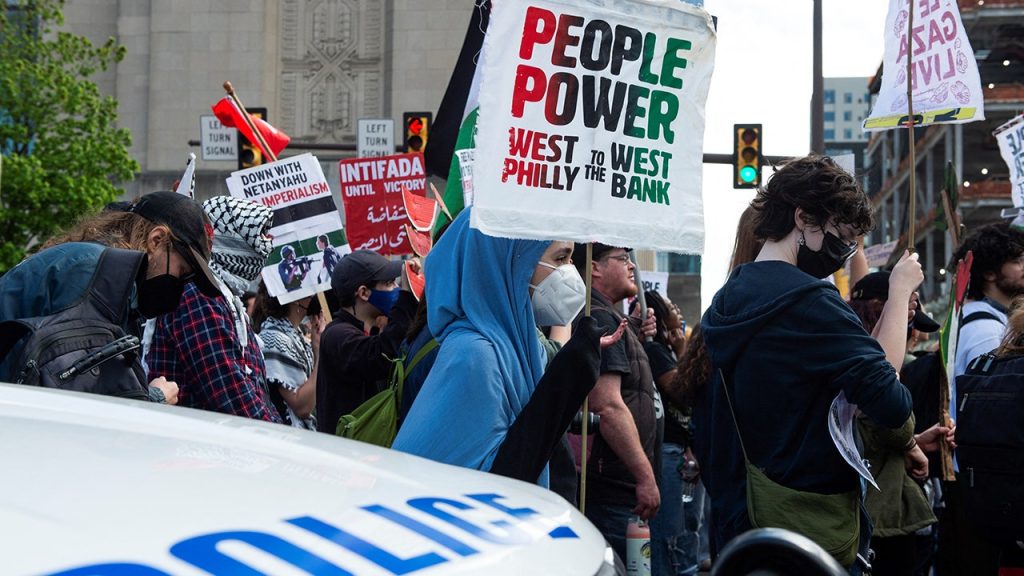 تحقق الكونغرس في أزمة معادية للسامية بمدارس فيلادلفيا.