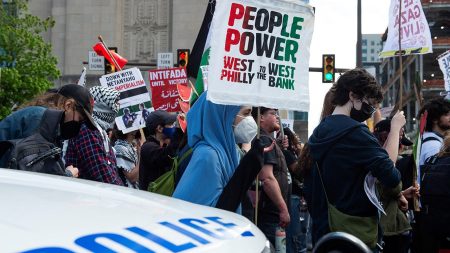 تحقق الكونغرس في أزمة معادية للسامية بمدارس فيلادلفيا.