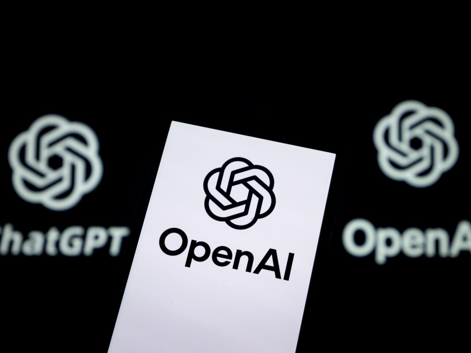 نموذج ذكاء اصطناعي جديد لأوبن إيه آي لتبقى بالصدارة أمام غوغل