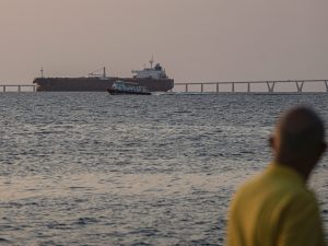 فنزويلا تؤكد مواصلة تصدير النفط رغم الحصار البحري الأميركي