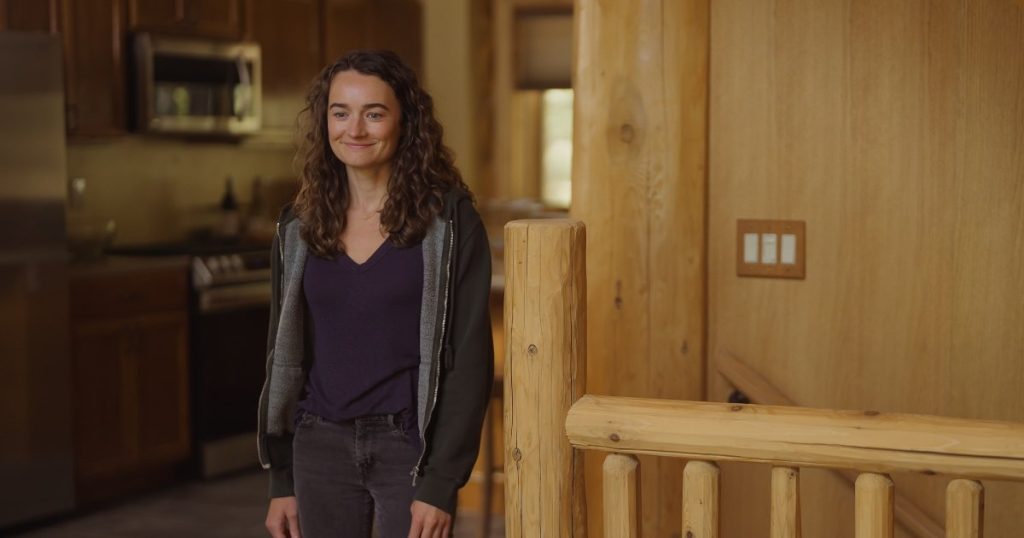 يصدر فيلم “يونيفرسال” (Universal) الأخير للممثلة كيلي ماك، نجمة مسلسل “ذا ووكنغ ديد” (The Walking Dead)، بعد 4 أشهر من وفاتها بسبب ورم الدبقي.