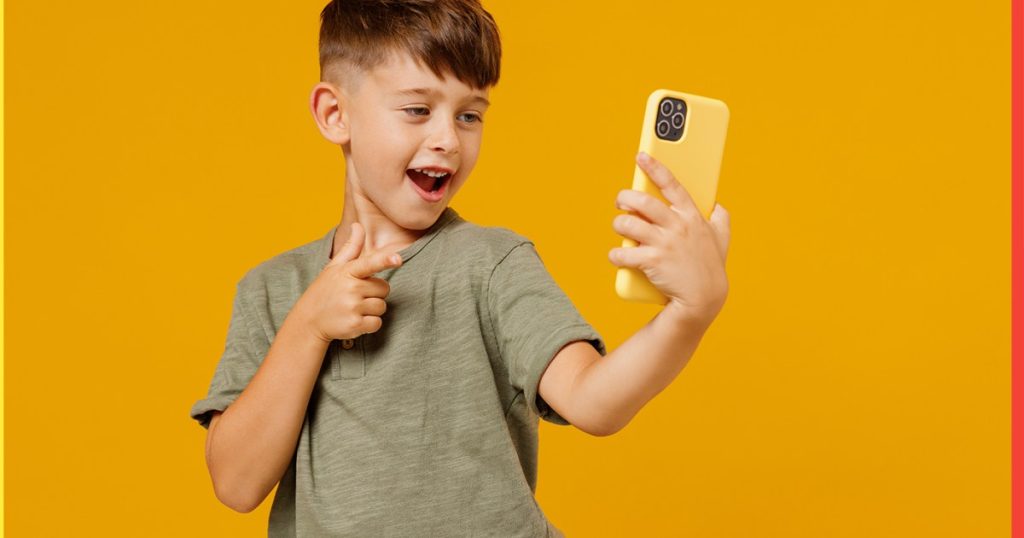 امتلاك هواتف ذكية قبل سن المراهقة يرتبط بمخاطر صحية