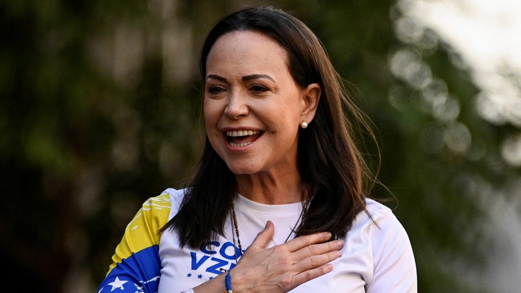 أنقاذ قيادية يوصل ماشادو إلى النرويج لحضور (جائزة نوبل).