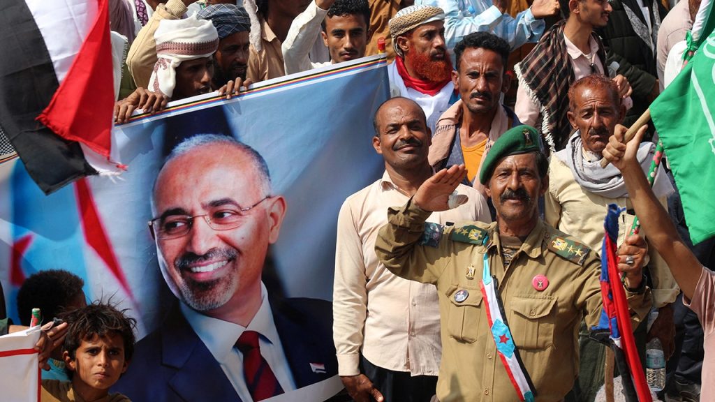 المجلس الانتقالي الجنوبي اليمني يعلن السيطرة على أراضٍ جنوبية ويسعى لشراكة أمريكية.