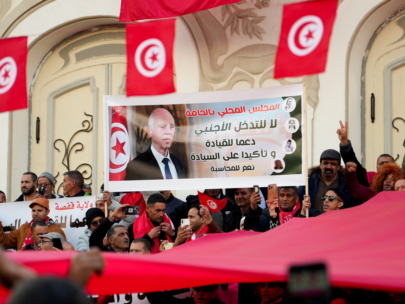 مرشح رئاسي سابق: تغيير السلطة في تونس حتمي