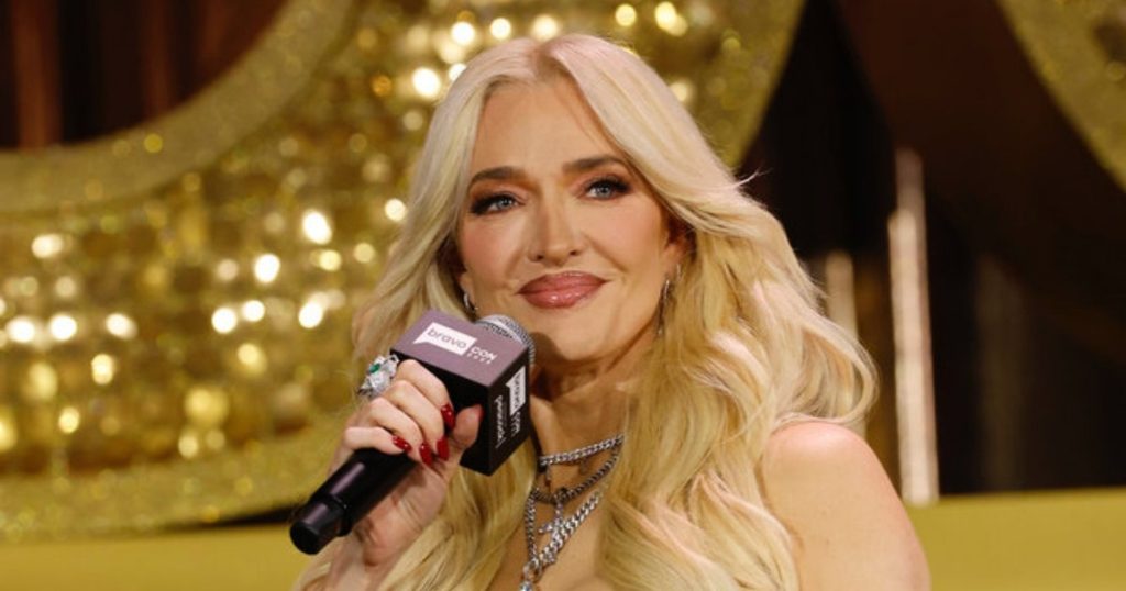 إيريكا جاين توضح سبب عدم لقاء زميلاتها في (Real Housewives of Beverly Hills) بصديقها الجديد.