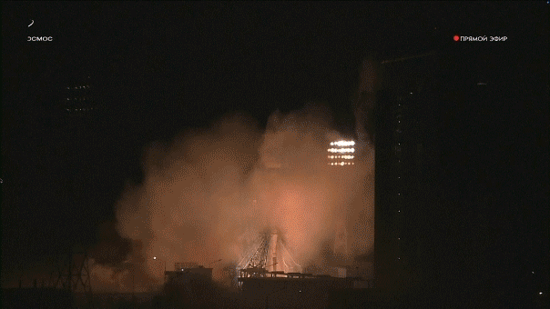 أطلقت إيران 3 أقمار صناعية على صاروخ روسي وسط تعمق التعاون.