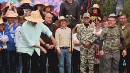 مادورو يهدد بـ”تحطيم أسنان” الإمبراطورية الأمريكية مع تصاعد التوترات.