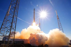 ترتفع أسهم “إنتويتف ماشينز” (Intuitive Machines) بنسبة 17% بعد نظرة تحليلية إيجابية.