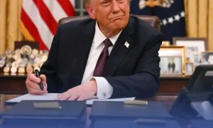 عقوبات أمريكا على نفط فنزويلا: استراتيجية ترامب ضد مادورو