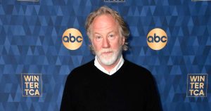 قضية اعتداء جنسي على قاصر تُلاحق تيموثي بوسفيلد (Timothy Busfield) مخرج “The Cleaning Lady”.