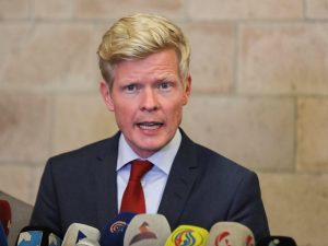 المبعوث الأممي لليمن يبحث ملف الأسرى مع الحوثيين في مسقط