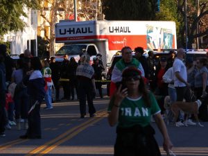 شاحنة تدهس متضامنين مع احتجاجات إيران في لوس أنجلوس