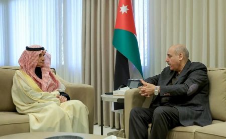 سفير خادم الحرمين الشريفين لدى الأردن يلتقي رئيس مجلس النواب الأردني