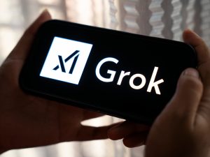 ثغرات بغروك تؤدي إلى ظهور صور لمستخدميه بملابس غير لائقة