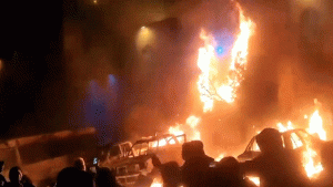 احتجاجات إيران تدخل يومها الـ 13 مع اتساع نطاق تعطيل الإنترنت على مستوى البلاد.