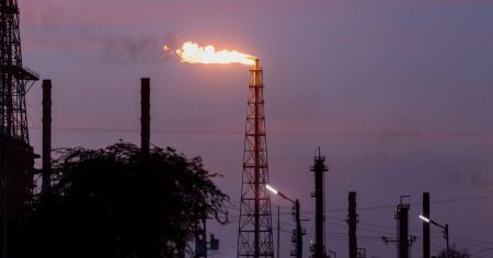 الحصار الأميركي يخنق حركة ناقلات نفط فنزويلا