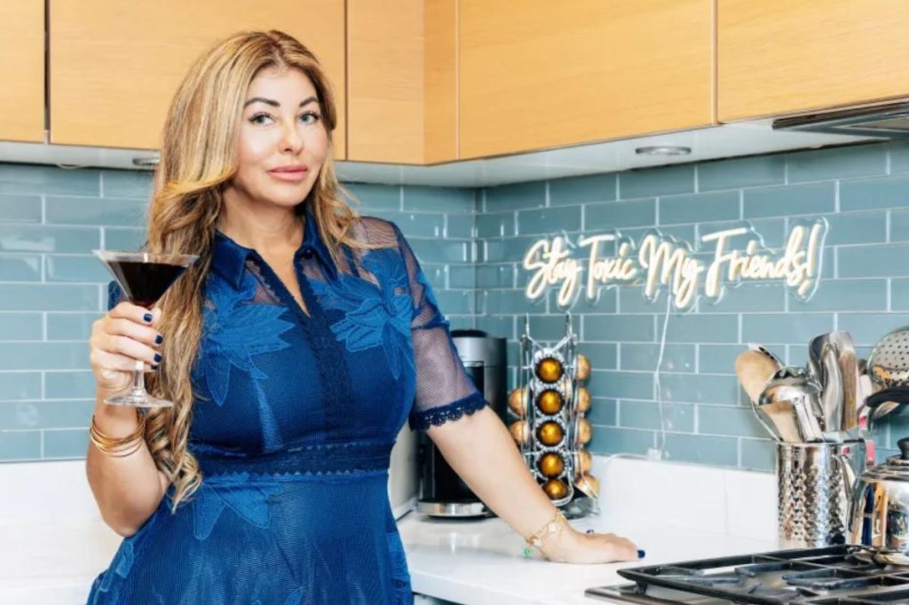 أُقصيت أمٌّ من مجموعة أمهات في نيويورك، على غرار الممثلة آشلي تيسديل.